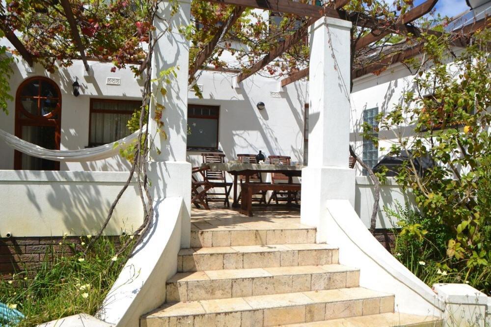 Lovely Family In The Winelands Holiday home Cape Town