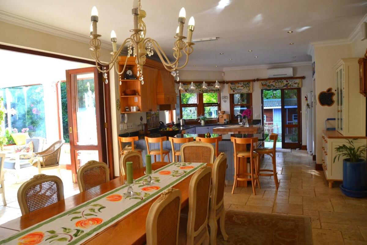 Lovely Family In The Winelands Holiday home